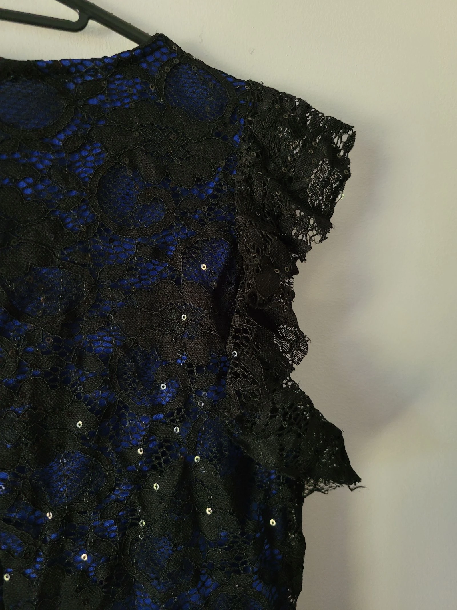 Vestido negro de encaje con forro azul eléctrico Influx – Talla 40 – photo 4